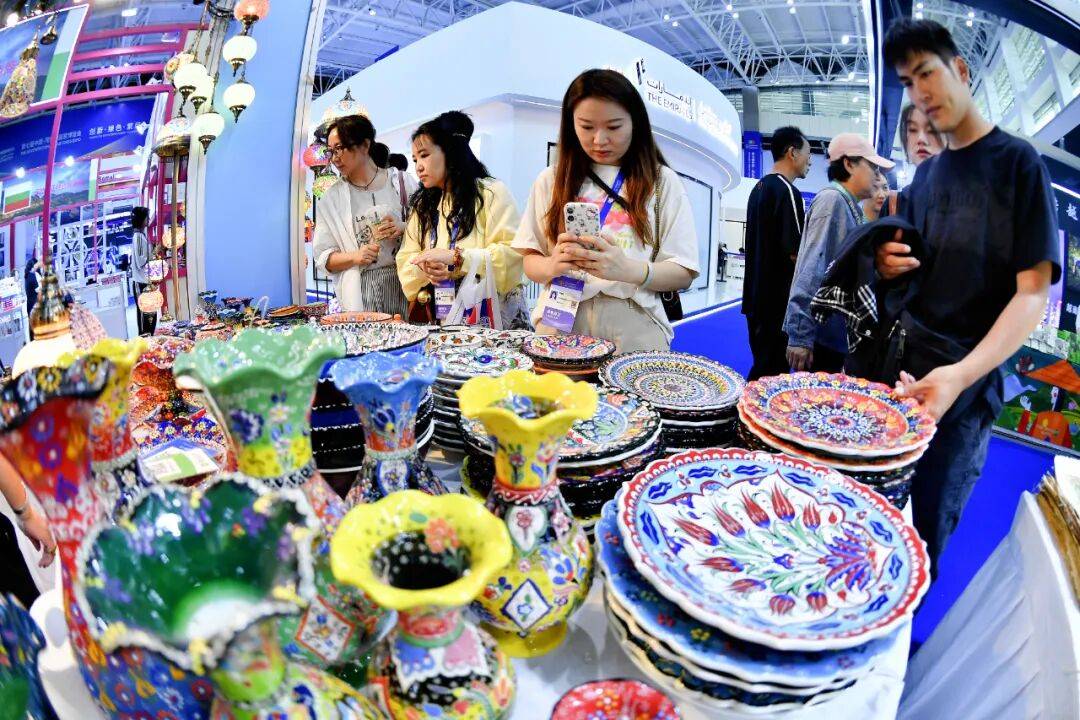能、游戏专区首秀……银川精彩纷呈！CQ9电子平台入口特色商品、人工智(图9)